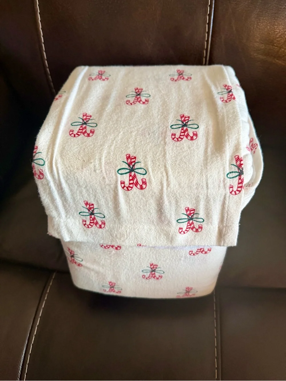 Target Queen Size Flannel Sheet Set White with Candy Canes Green Bows Holiday